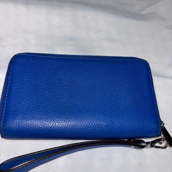 Michael Kors Blue Jet Set Large Pebbled Leather Smartphone Wallet - Picture 3 of 10